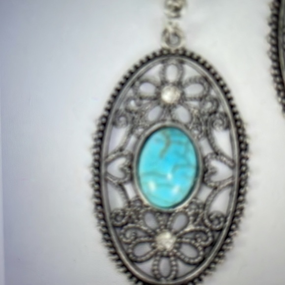 Donated 🌹 oval Filigree Pendant - Picture 2 of 4